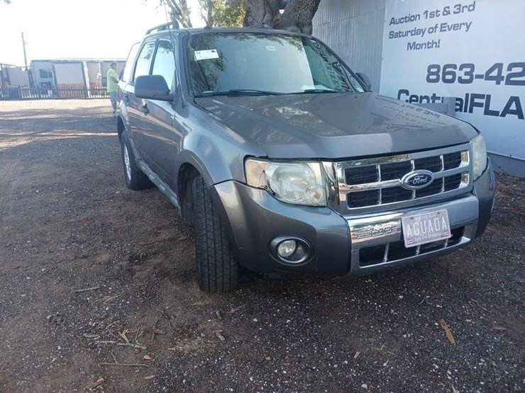 2011-ford-escape-image-2