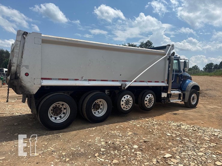 2021-mack-granite-64fr-image-5