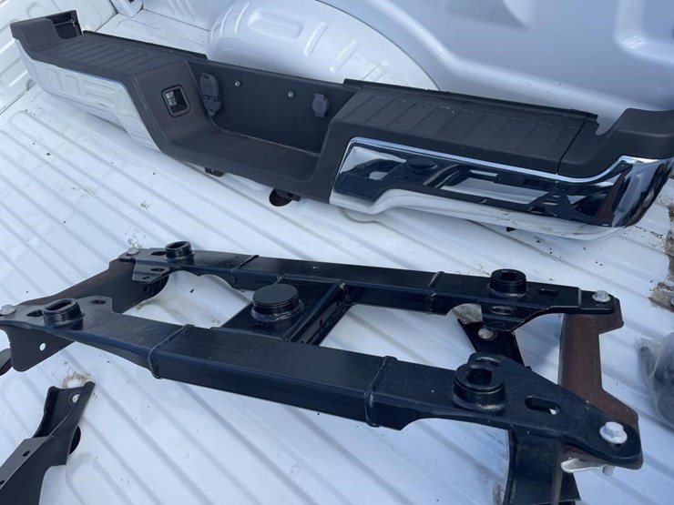 2021-ford-f350-image-4