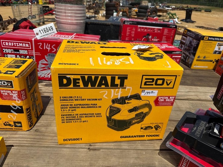 2147---dewalt-wet/dry-cordless-vacuum-image-1