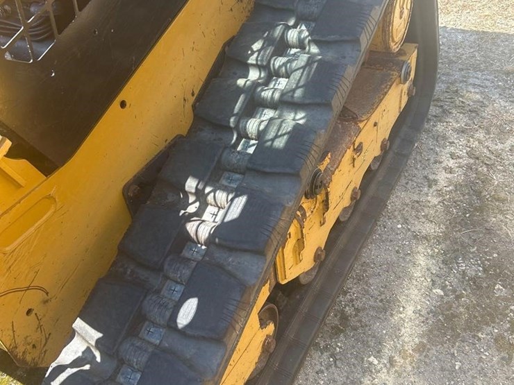 caterpillar-239d-image-11