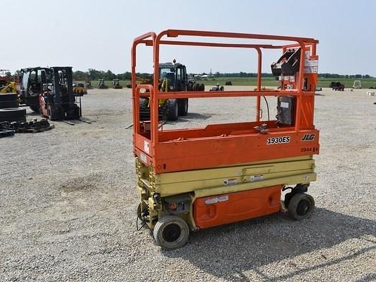 2016-jlg-1930es-image-9