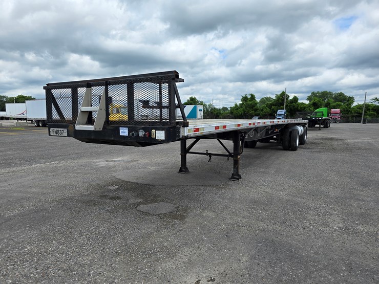 2015-great-dane-48'-x-102"-image-1