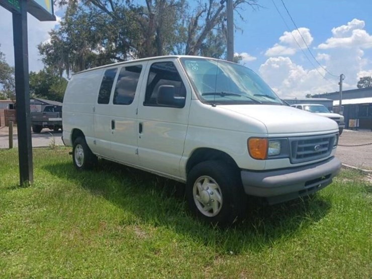 2007-ford-e-series-e-250-image-6