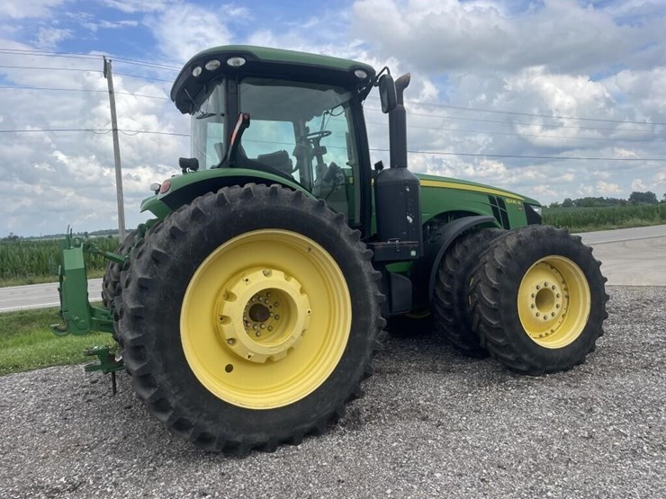 2011-john-deere-8335r-image-2