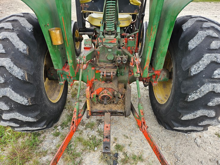 john-deere-2240-image-47