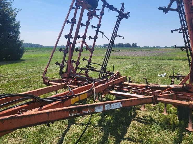 allis-chalmers-1300-e-30'-field-cultivator-w/3-bar-spike-harrow-image-11