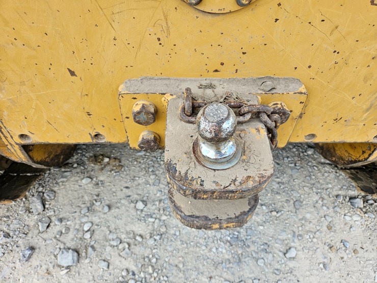 caterpillar-d4c-image-89