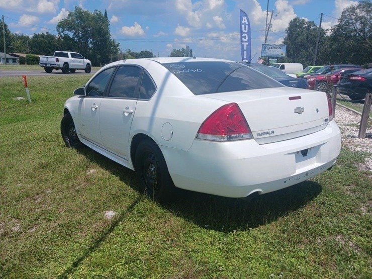 2012-chevrolet-impala-police-image-4