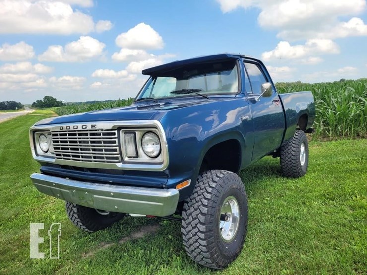 1977-dodge-power-wagon-image-2