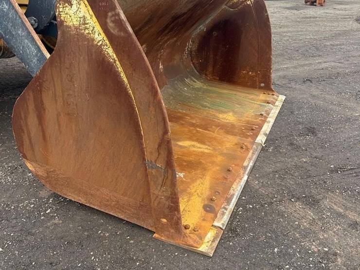 2019-deere-624l-image-9
