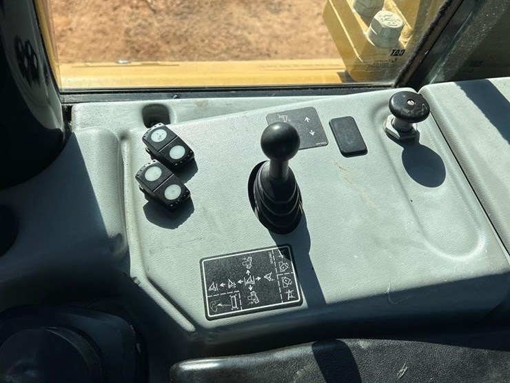 2018-caterpillar-d6n-xl-image-73