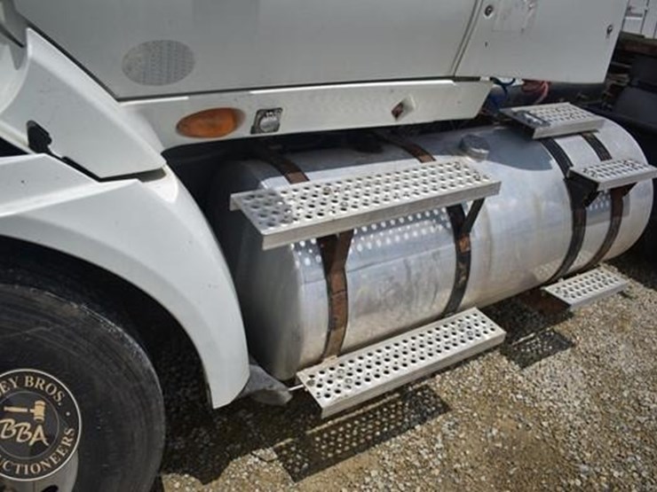 2014-international-prostar-image-21
