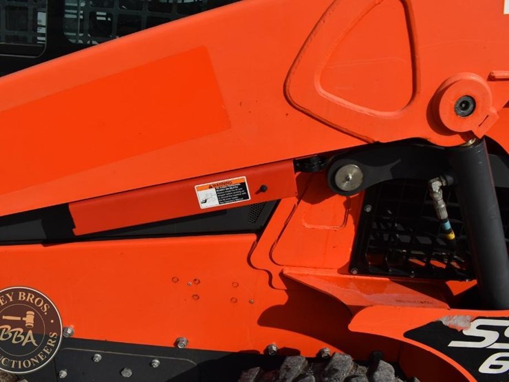 2020-kubota-ssv65-image-37
