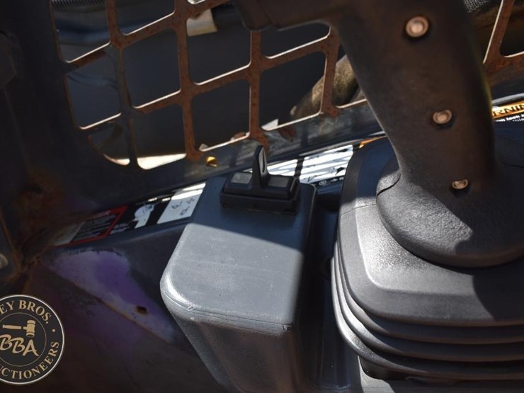 2019-deere-325g-image-62