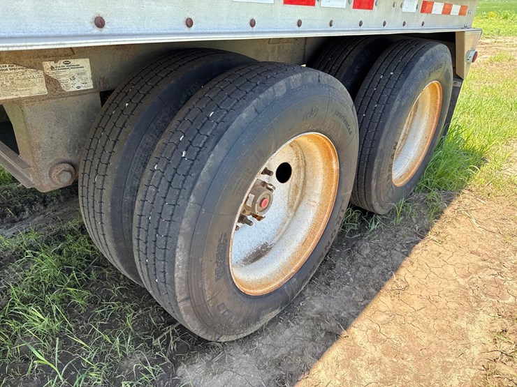 2009-dakota-aluminum-40ft-grain-trailer-image-10