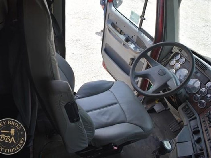 1997-freightliner-century-120-image-67