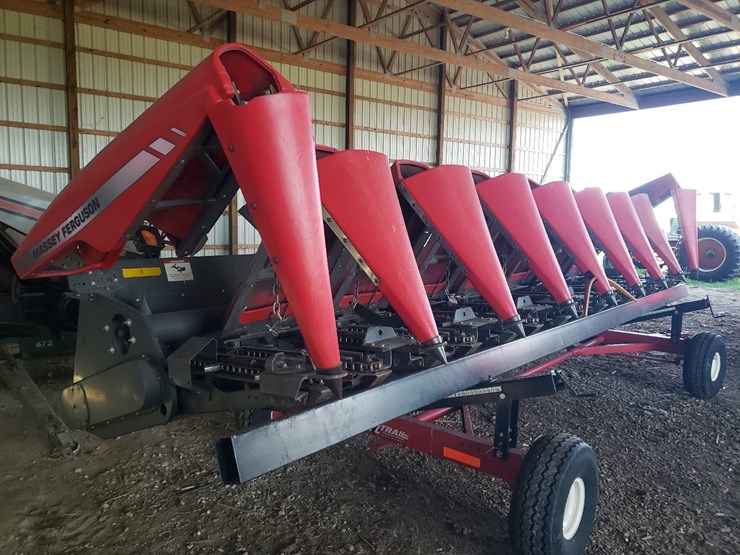 2014-mf-3000-8-corn-head---8-row-image-5