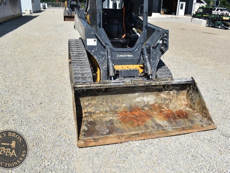 2019-deere-325g-image-29
