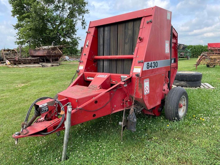 case-8430-round-baler-image-3