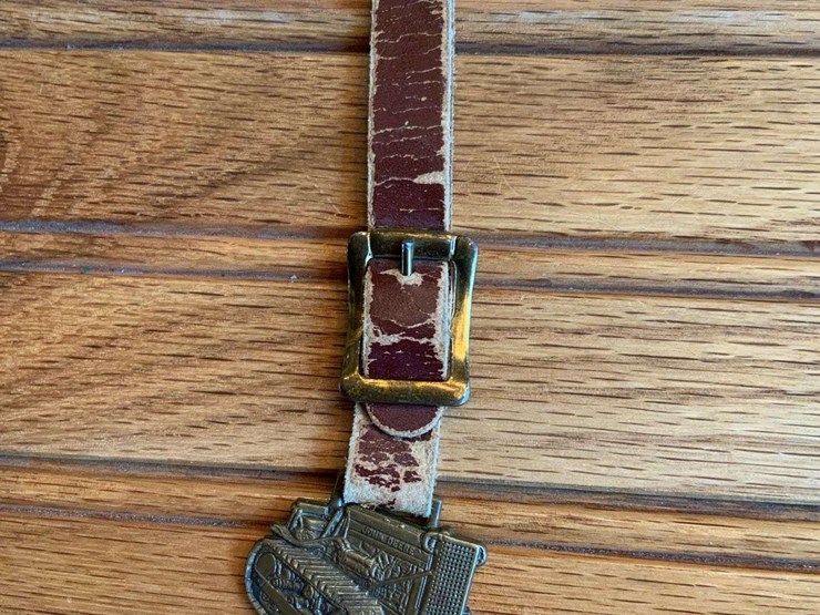 (3)-john-deere-industrical-watch-fobs-image-6