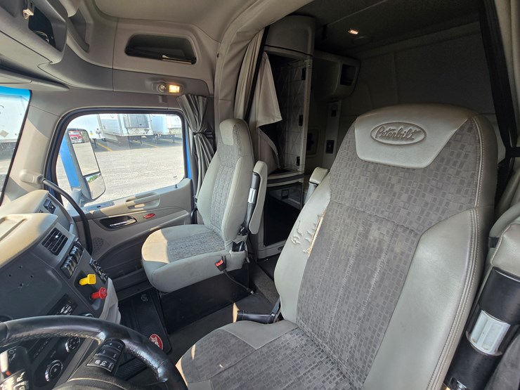 2019-peterbilt-579-image-76