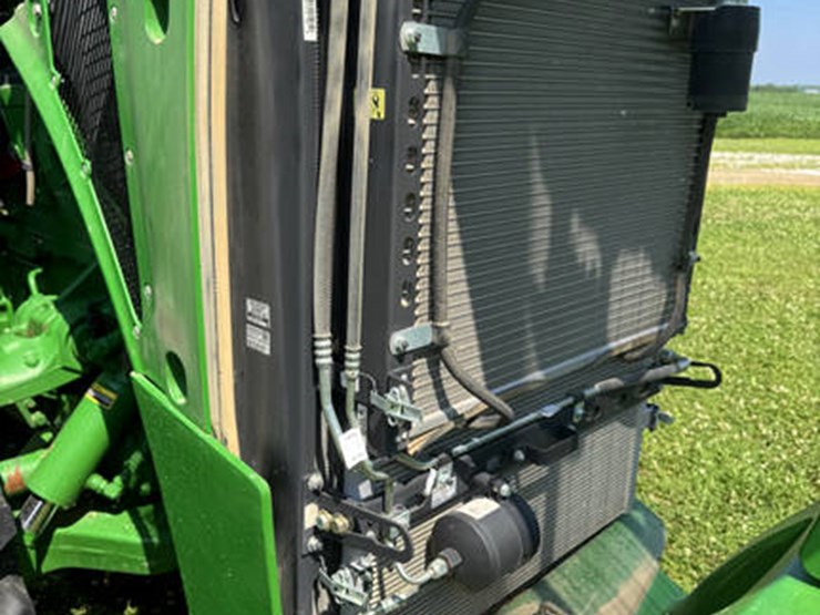 2014-john-deere-8270r-image-39