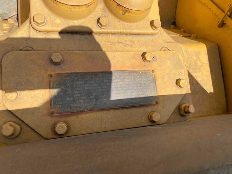 caterpillar-15-ag-crawler-image-17