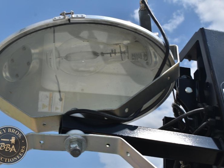 2019-allmand-bros-night-lite-v-series-image-20