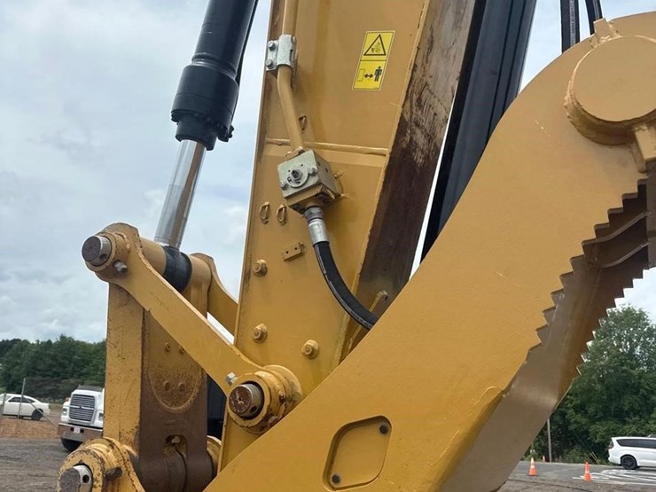 2021-caterpillar-320gc-image-17