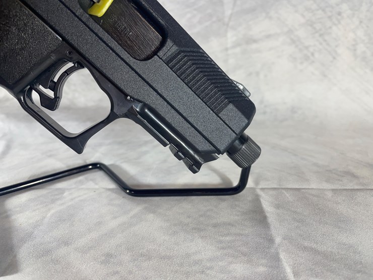 #4382-•-hi-point-yc9-tactical-9mm-luger-pistol,-sn:-yc006575-image-14