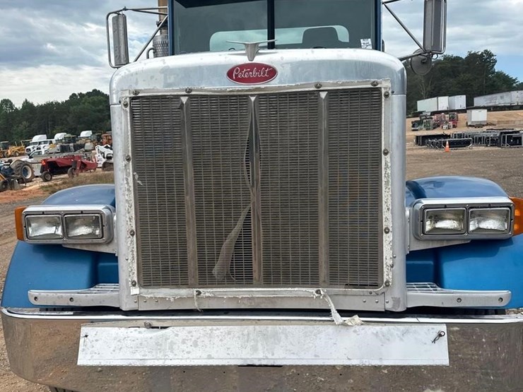 2001-peterbilt-378-image-19