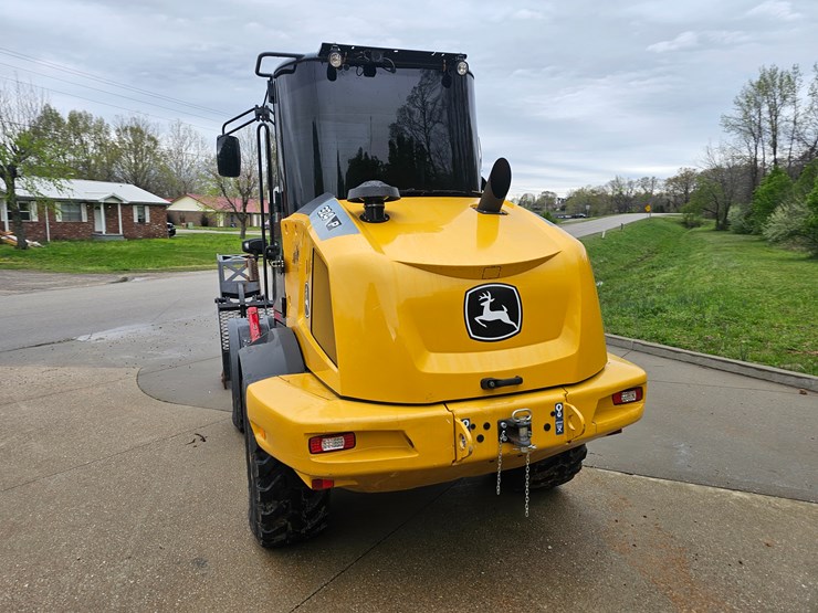 #17574-•-2024-deere-324-wheel-loader-image-5