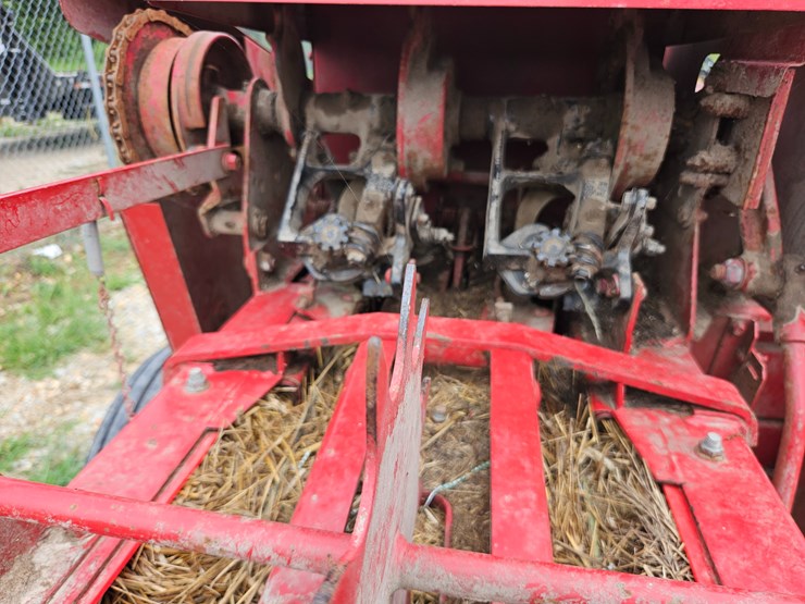 new-holland-310-image-20