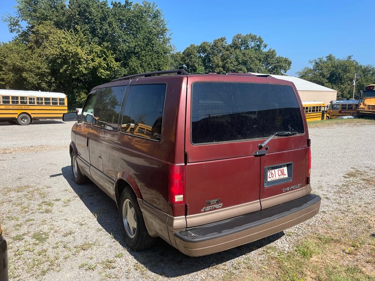 1998-chevrolet-astro-image-4