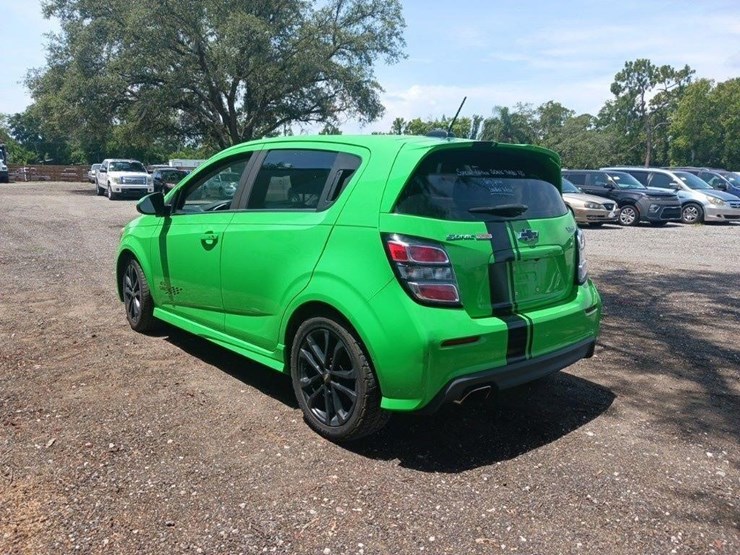 2017-chevrolet-sonic-runs/moves-premier-a-image-7