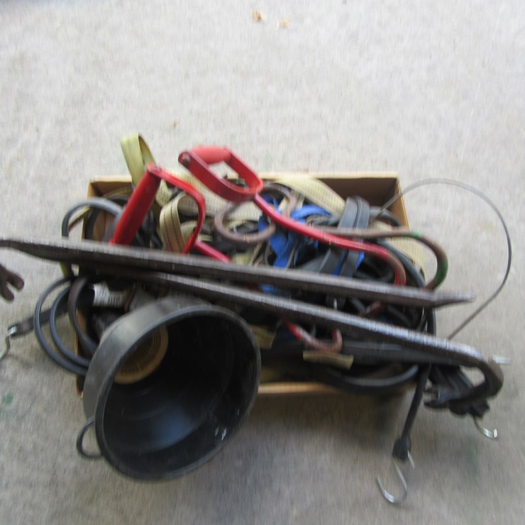 #8835 • Contents of Lot