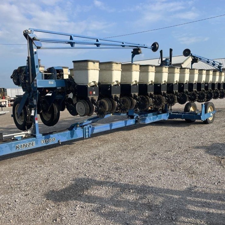 2001 KINZE 3600