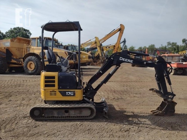 2022-deere-17g-image-3