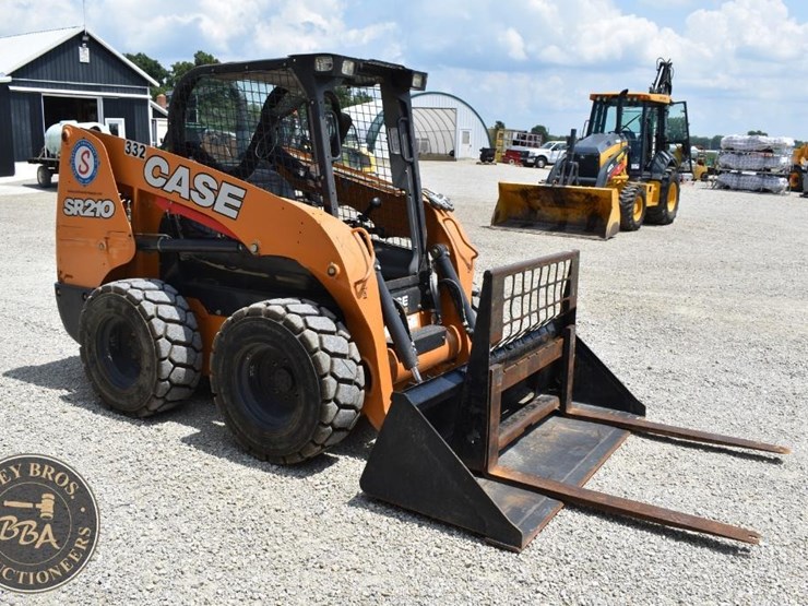 2019-case-sr210-image-18