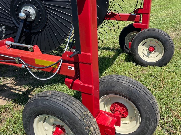 2023-h&s-14-wheel-v-rake-1-owner-image-18