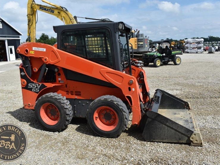 2020-kubota-ssv65-image-18