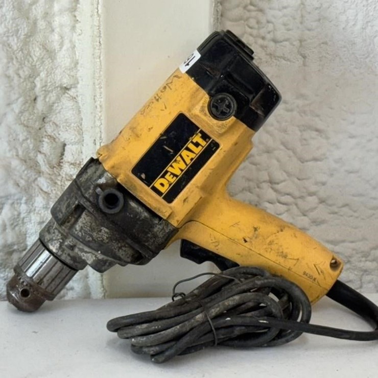 DeWalt 1/2 in Reversing Drill