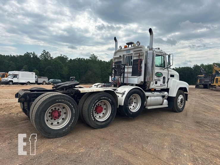 2001-mack-ch613-image-5