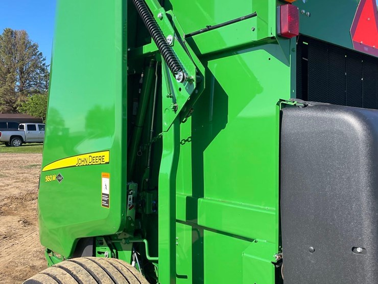 2023-john-deere-560m-image-6