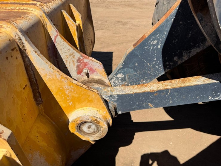 2013-deere-824k-image-9