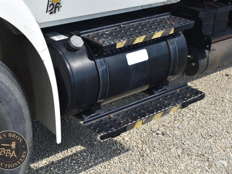 2006-international-durastar-4300-image-21