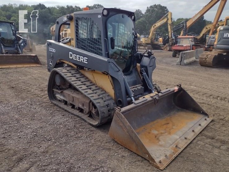 deere-323d-image-37