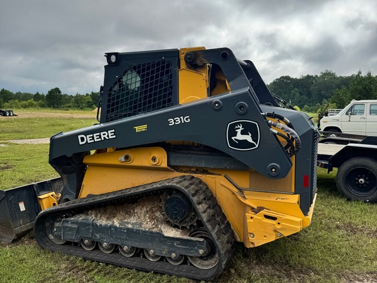 2023-deere-331g-image-3