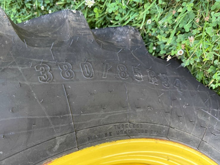2014-john-deere-8270r-image-4
